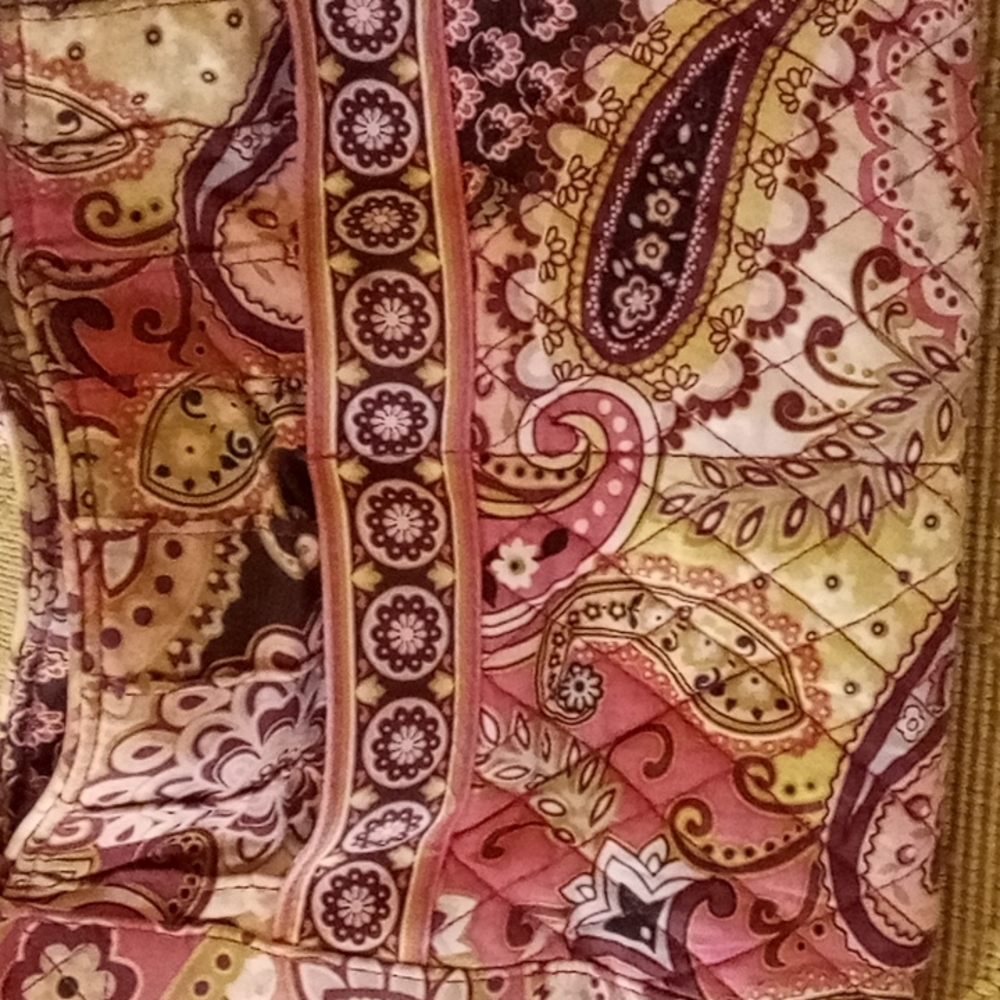 Vera Bradley bucket shoulder bag. - Picture 2 of 5